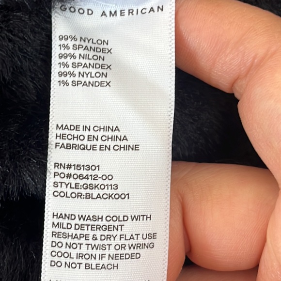 Good American Black Fuzzy Button Down Cropped Cardigan NWT - Picture 9 of 9